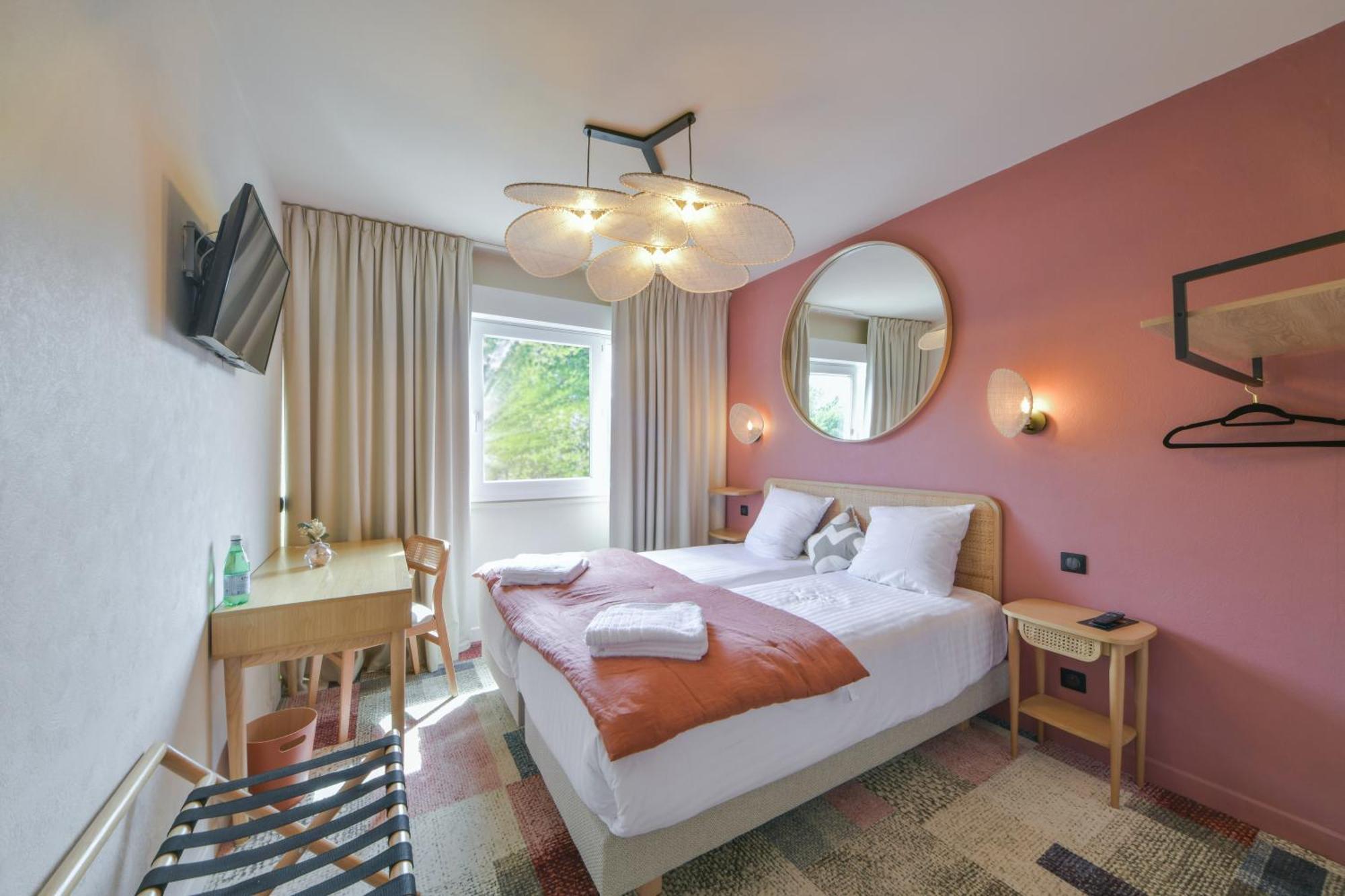 Bhoma Bourges - Hotel & Restaurant מראה חיצוני תמונה