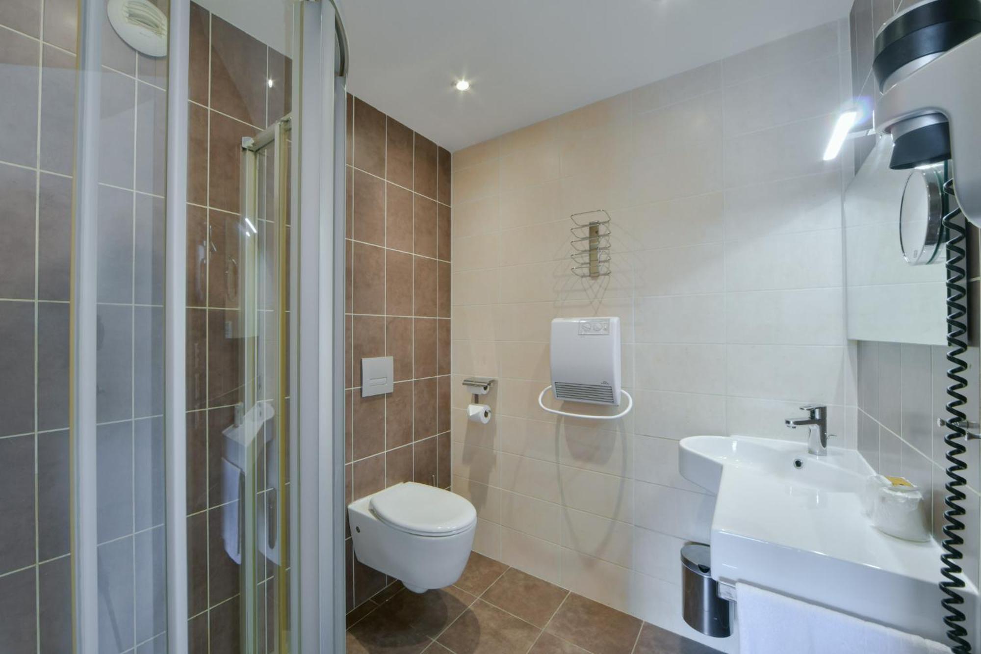 Bhoma Bourges - Hotel & Restaurant מראה חיצוני תמונה