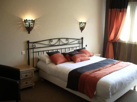 Bhoma Bourges - Hotel & Restaurant חדר תמונה