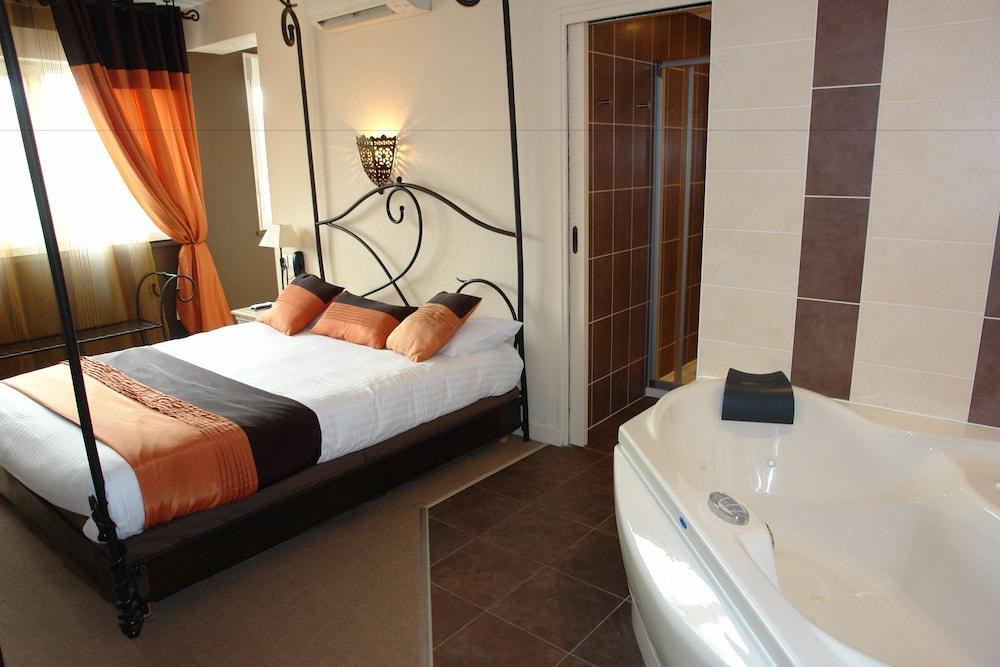 Bhoma Bourges - Hotel & Restaurant מראה חיצוני תמונה